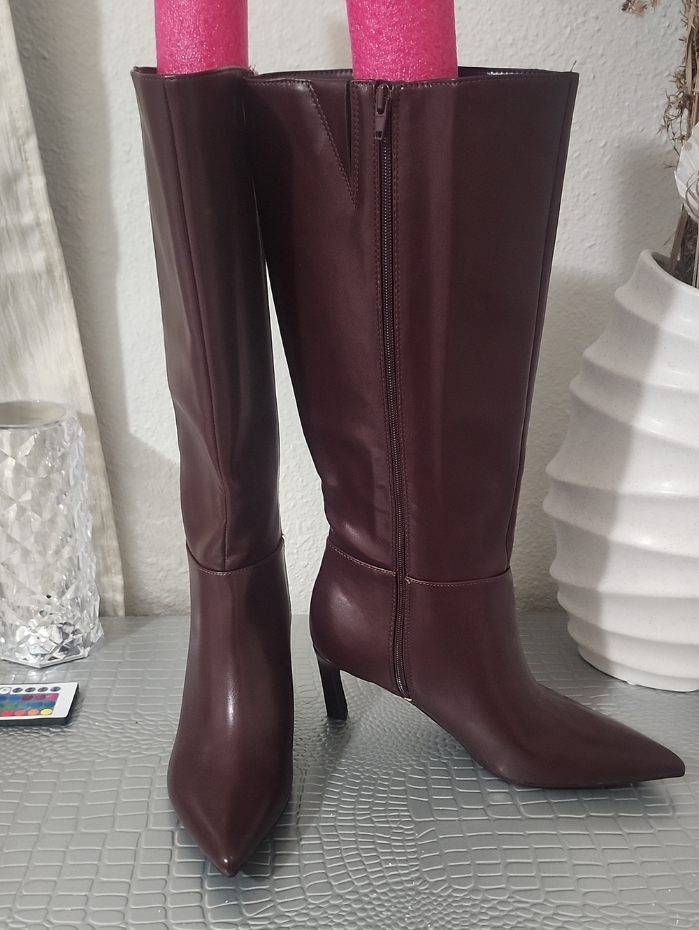 Unisa Women's Knee-High Pointed Toe Heeled Boots - Burgundy
